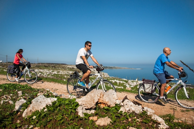 Cicloturismo in Puglia tra masserie e grotte TOUR ITALIA