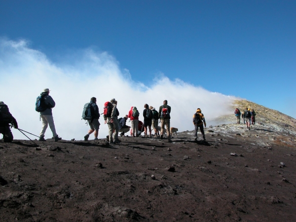 Tour Trekking nel ghiacciaio dell'Etna TOUR ITALIA