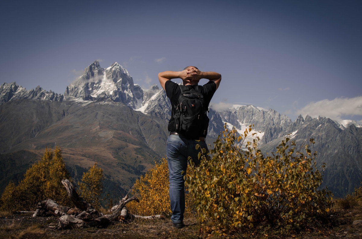 Trekking nel Grande Caucaso: tra antiche città e montagne sacre